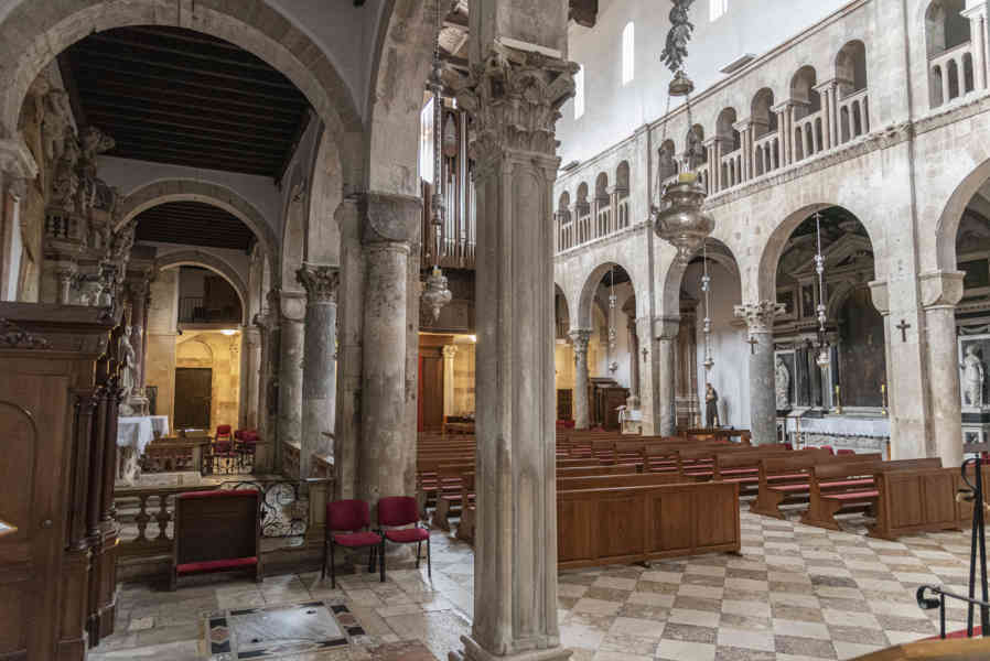 Croacia - Zadar 12 - catedral de Santa Anastasia.jpg